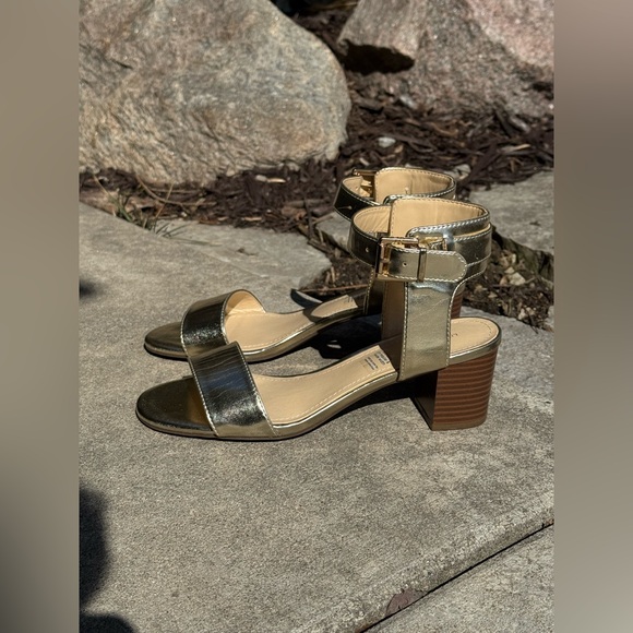 Liz Claiborne Shoes - Liz Claiborne gold Eclipse sandals size 8 NWOT